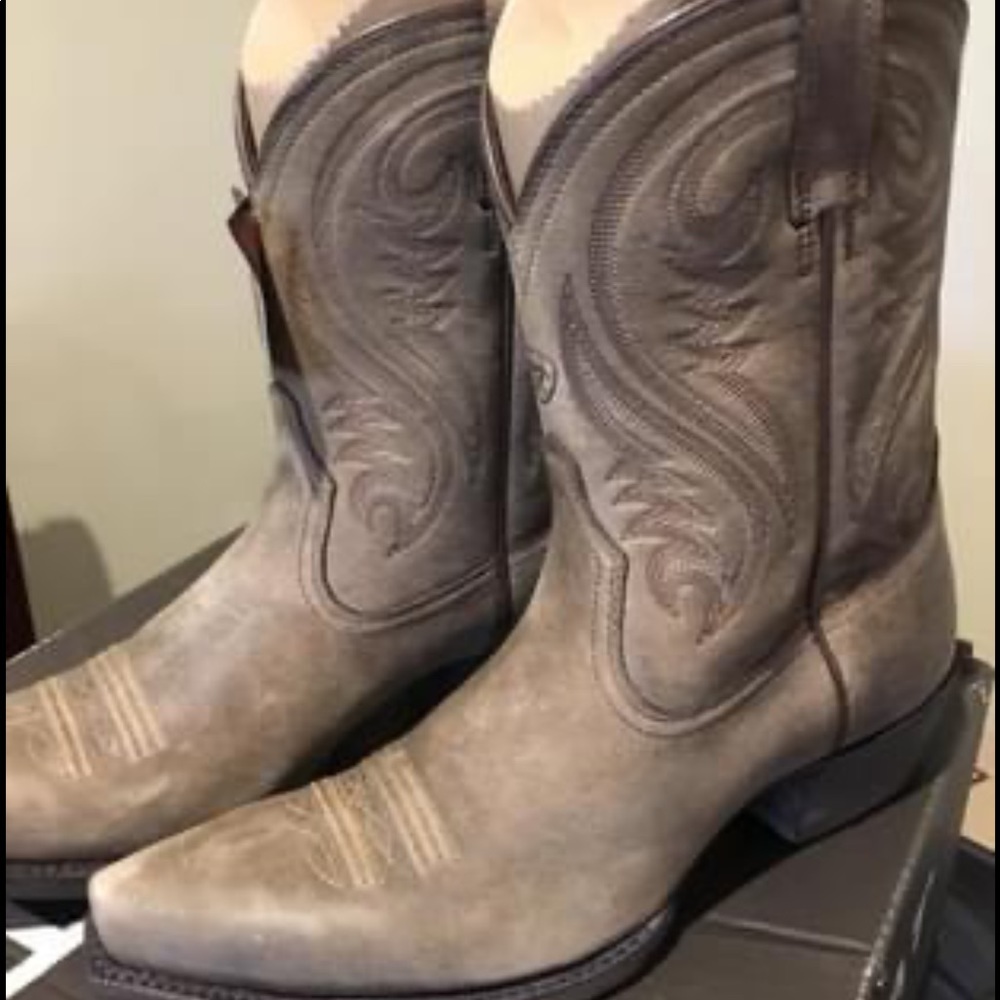 Ariat Brown Willow Short Boot - Picture 1 of 4
